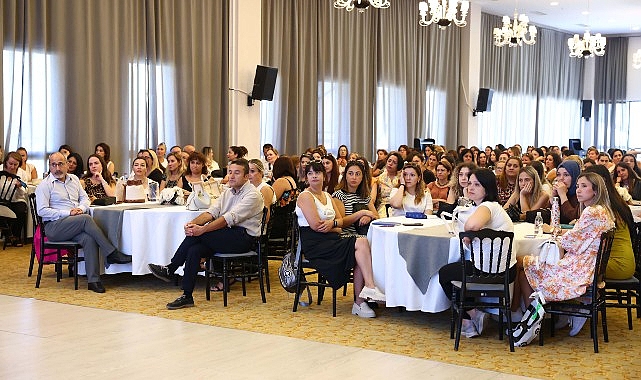 Çankaya Belediyesi’nin kreşlerinde görev yapan 250'den fazla eğitmen yeni döneme çalıştay ile hazırlanıyor.