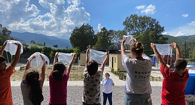 Çimko’dan depremden etkilenen çocuklara eğitim desteği