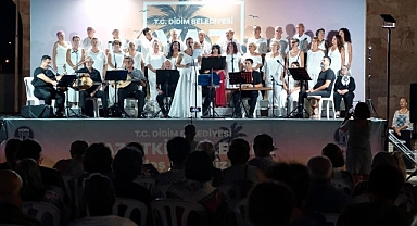 Didim Belediyesi tarafından, Cumhuriyet Kent Meydanı’nda yapılan yaz etkinliklerine Didimli vatandaşlar büyük ilgi gösterdi.