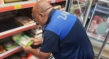 Didim Belediyesi Zabıta Müdürlüğü ekipleri kent genelinde faaliyet gösteren zincir marketlerde denetimlerini sürdürüyor.