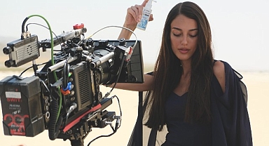 Dilan Çiçek Deniz, Tuz Gölü’nde kamera karşısına geçti