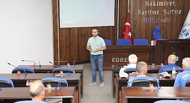 Edremit Belediyesi'nde hizmet içi eğitim programları sürüyor