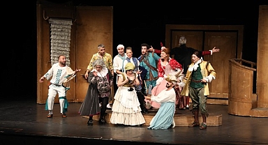 Harbiye'de “İki Efendinin Uşağı”yla Unutulmaz Bir Komedi Gecesi