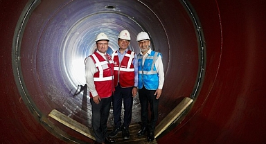 İBB Başkanı Ekrem İmamoğlu, İSKİ’nin kentte yürüttüğü en büyük içme suyu projesi Kağıthane-Bahçelievler-Sefaköy İçme Suyu Tüneli’nde incelemelerde bulundu