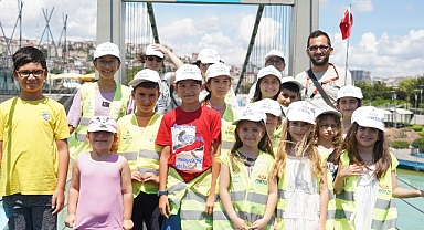 İBB tarafından hayata geçirilen “Küçük Rehberler İstanbul’u Keşfediyor” projesiyle çocuklar şehrin tadını çıkartıyor