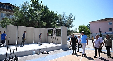 Kartepe Belediye Başkanı Av.M.Mustafa Kocaman, İstasyon Ortaokulu ek derslik binası yapım çalışmalarını yerinde inceledi