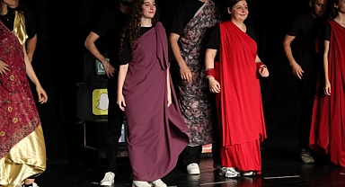 KO-MEK kursiyerlerinden muhteşem oyun: 