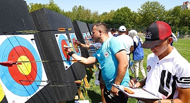 Konya Büyükşehir İller Arası Okçuluk Turnuvası’nda Sporcular Hedefi On İkiden Vurmak İçin Yarıştı
