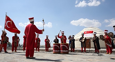 Konya Büyükşehir Malazgirt Zaferi’nin 953. Yıl Dönümü Coşkusuna Eşlik Ediyor