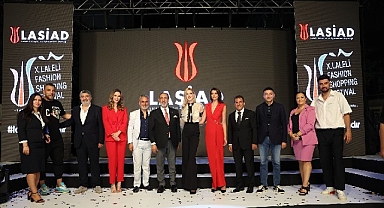 LASİAD'ın Laleli'deki defilesi hayran bıraktı