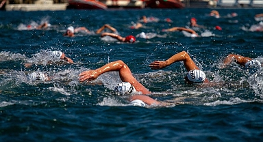 Memorial, 36. Samsung Boğaziçi Kıtalararası Yüzme Yarışı'nda Sporcuların Yanında