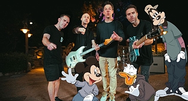 Mickey ve Arkadaşları, Disney hit şarkılarının yeniden yorumlandığı muhteşem bir albümle hayranlarıyla buluşuyor