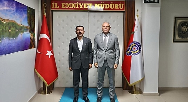 Nevşehir Belediye Başkanı Rasim Arı, Nevşehir İl Emniyet Müdürü Ali Loğoğlu’nu ziyaret etti.