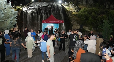 Piknikçileri Eğlendiren Konser