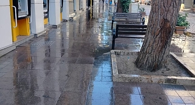 Salihli Belediyesi Caddelerde Yıkama Çalışması Gerçekleştirdi