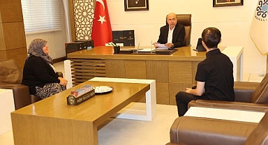 Selçuklu Belediye Başkanı Ahmet Pekyatırmacı, Selçuklu Belediyesi’nin kadim geleneklerinden bir tanesi olan “Halk Günü” buluşmalarında vatandaşlarla yüz yüze görüşerek onları dinledi.