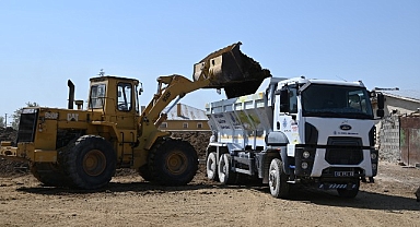 Selçuklu Belediyesi, “Kamyon Üzeri Gübre Dağıtım Makinesi” hizmeti ile tarımsal üretime sağladığı desteklere bir yenisini daha ekledi