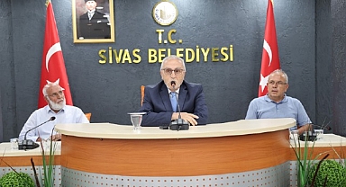 Sivas Belediyesi bünyesinde sosyal yardım faaliyetlerini sürdüren Hayat Ağacı Derneği’nin 4. Olağanüstü Genel Kurul Toplantısı gerçekleştirildi