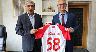 THF Başkanı Kılıç, Sivas’ta Hentbolun gelişimi için önemli temaslarda bulundu