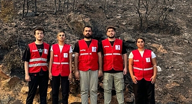 Türk Kızılay, İzmir’deki Orman Yangınlarına Müdahale Eden Ekiplere ve Vatandaşlara Destek Veriyor