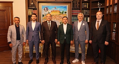 Türkiye Halter Federasyonu Başkanı Talat Ünlü, Nevşehir Belediye Başkanı Rasim Arı’ya “hayırlı olsun” ziyaretinde bulundu.