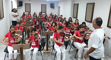 Ünlü grup Necati ve Saykolar ATSO Eğitim ve Sanat Merkezi’nde 