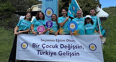 Yüzücüler TEGV’li çocuklara eğitim desteği için yarıştı