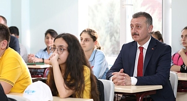 Başkan Büyükakın’dan Kocaelili öğrencilere müjde; Büyükşehir’den 20 bin öğrenciye eğitim desteği