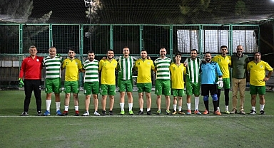 Başkan Eşki gençlerle sahada buluştu