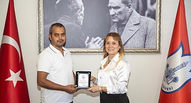 Başkan Mutlu’dan örnek temizlik çalışanlarına teşekkür