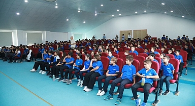 Burhaniye Belediyesi’nden 680 kişiye çevre eğitimi verildi.