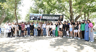 Burhaniye Belediyesi’nden üniversitelilere burs desteği.