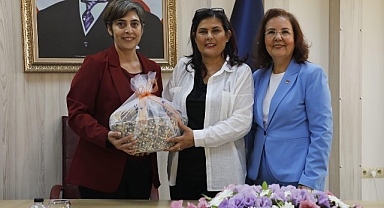 Cumhuriyet Halk Partisi Kadın Kolları’ndan Başkan Çerçioğlu’na ziyaret gerçekleştirildi.