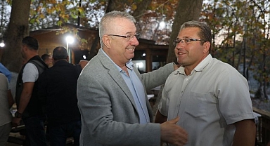 Edremit Belediye Başkanı Mehmet Ertaş, mahalle muhtarları ile bir araya geldi.