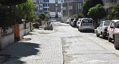 Edremit Belediyesi, bozulan yollarda bakım ve onarım çalışmalarını sürdürüyor