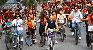  Efes Selçuklular Cumhuriyet için pedal çevirdi