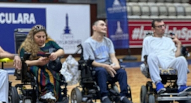 Engeller tekerlekli sandalye futbolu ile kalktı