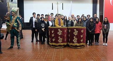 Gençler İstanbul’un Gizli Hazinelerini Keşfe Çıkıyor