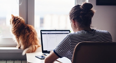 Gençleri iş ve burs vaadiyle kandırmaya çalışıyorlar