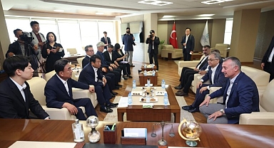 Güney Koreli Başkan, çay ve pişmaniyeye bayıldı