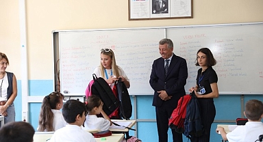 Güzelbahçe Belediyesi’nden Öğrencilere Çanta ve Kırtasiye Desteği