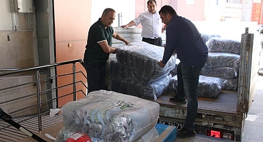 Hemşehrimiz çocuk kıyafeti bağışladı