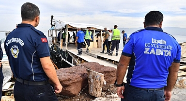 İnciraltı’nda kaçak iskele ve ahşap yapılar yıkıldı