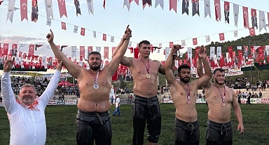 Kemer Belediye güreşçisinden çifte kürsü 