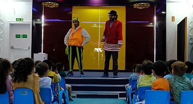 Konya Büyükşehir Medeniyet Okulu Çat Kapı Tiyatro ile 42 Bin Öğrenciye Ulaşacak