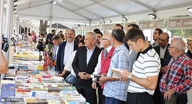 Küçükçekmece Belediyesi’nin düzenlediği ikinci Kitap Günleri başladı.