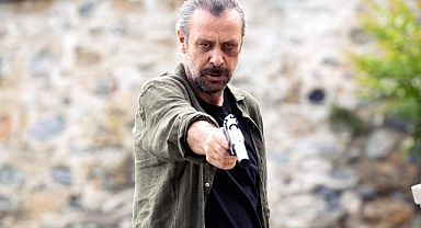 Nejat İşler’in başrolünde yer aldığı üçlemenin son filmi: Meraklı Adamın 10 Günü, 7 Kasım’da Netflix’te