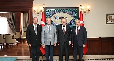 Nilüfer Belediye Başkanı Şadi Özdemir, Bursa Valisi Erol Ayyıldız’ı makamında ziyaret ederek, yeni görevinde başarılar diledi. 