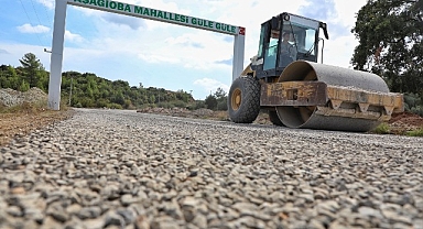 Serik Aşağıoba Mahallesi'nin yolları yenileniyor