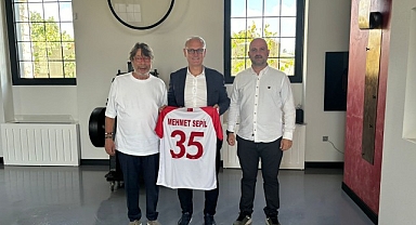 THF Başkanı Uğur Kılıç İzmir'de Hentbolun Gelişimi İçin Görüşmelerde Bulundu